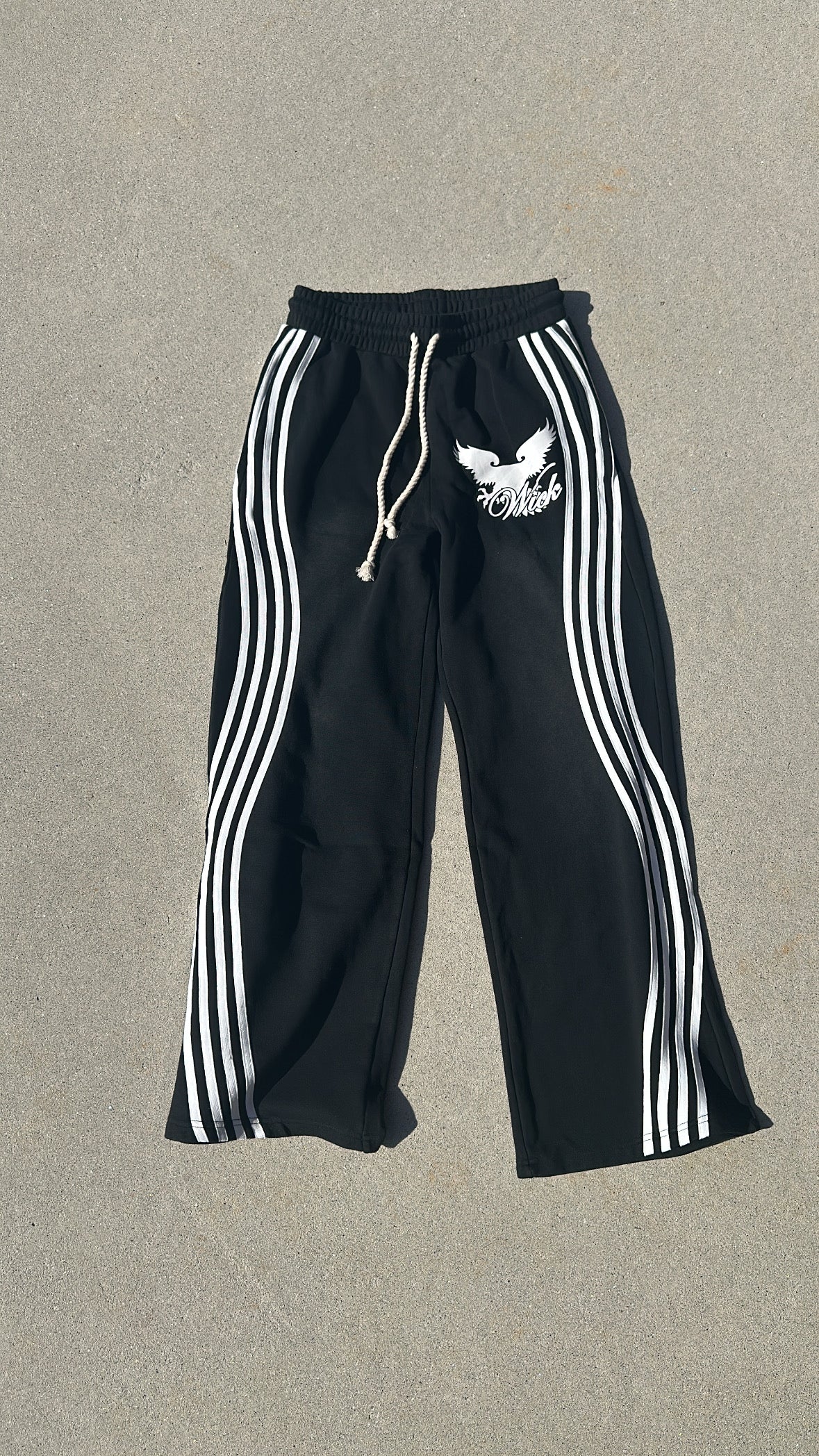 WICK EAGLE SWEATS (BLACK)