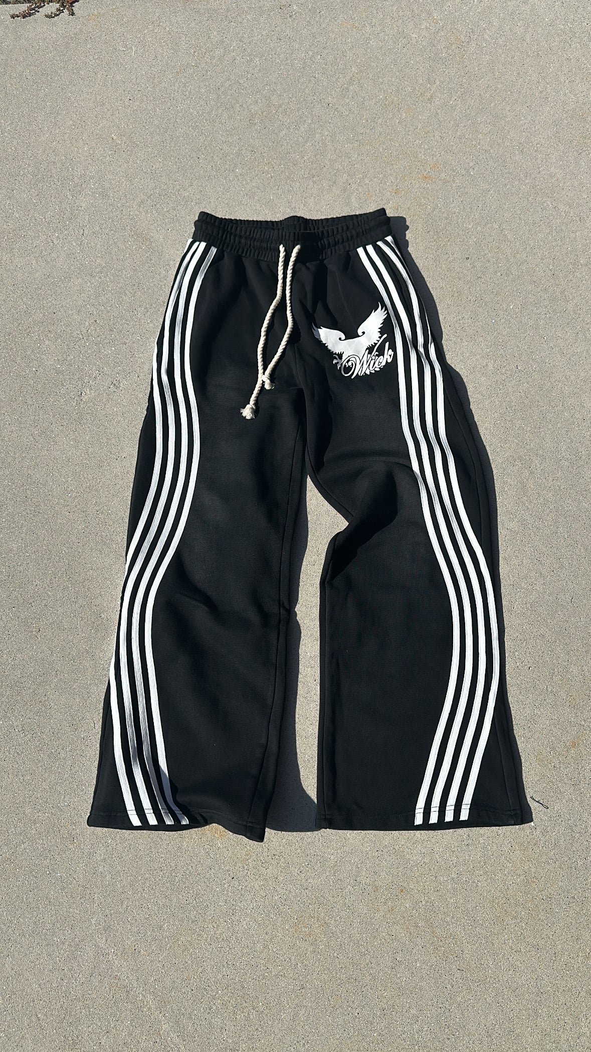 WICK EAGLE SWEATS (BLACK)