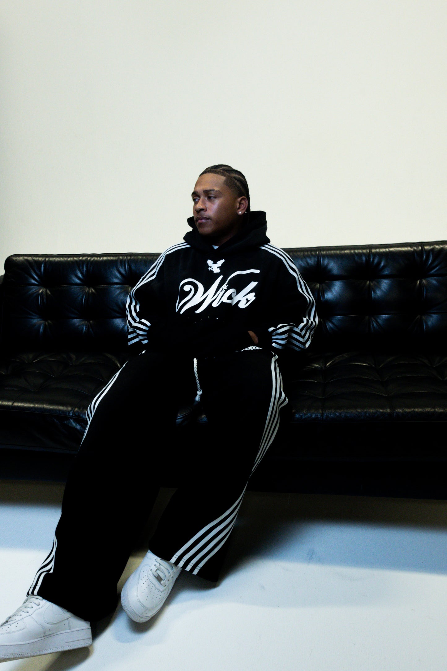 WICK EAGLE SWEATS (BLACK)